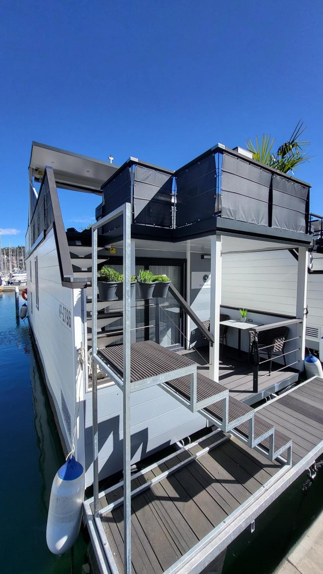 Апартаменты Floating House - Marina Pearl Порторож Экстерьер фото